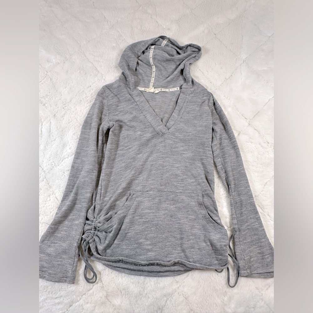 Roxy women’s juniors hooded pullover shirt pull string side